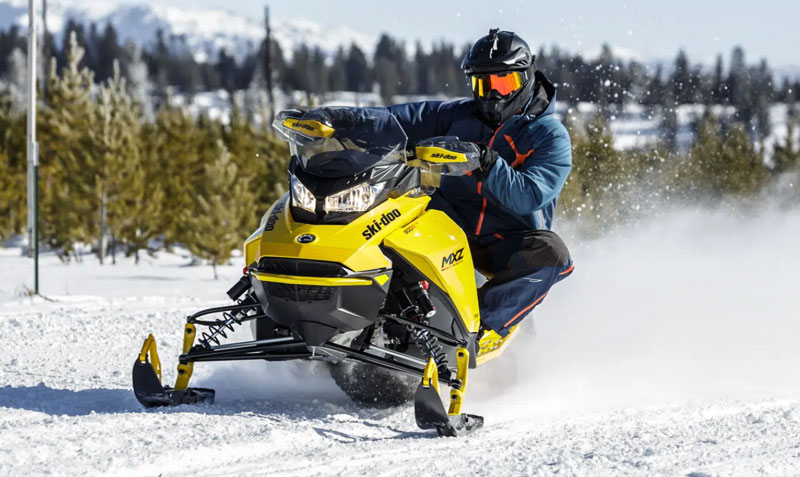 Ski-Doo MXZ Blizzard 600R ETEC Riding in Cedar Creek Motorsports